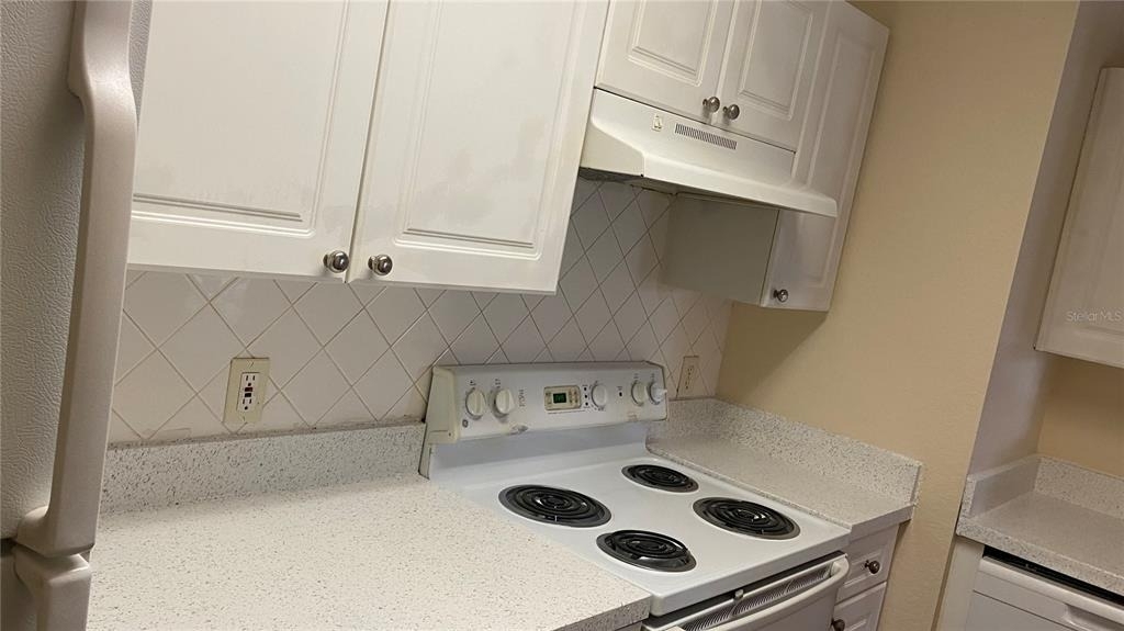 18001 Richmond Place Drive - Photo 10