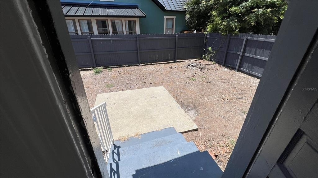 735 Grove Street N - Photo 9