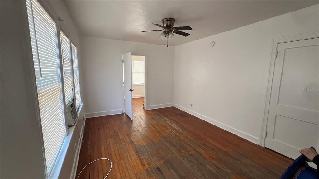 735 Grove Street N - Photo 4