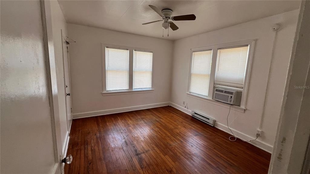 735 Grove Street N - Photo 8