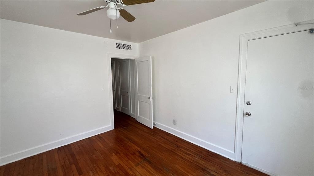 735 Grove Street N - Photo 7