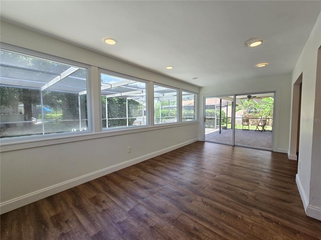 300 Cypress Creek Circle - Photo 8