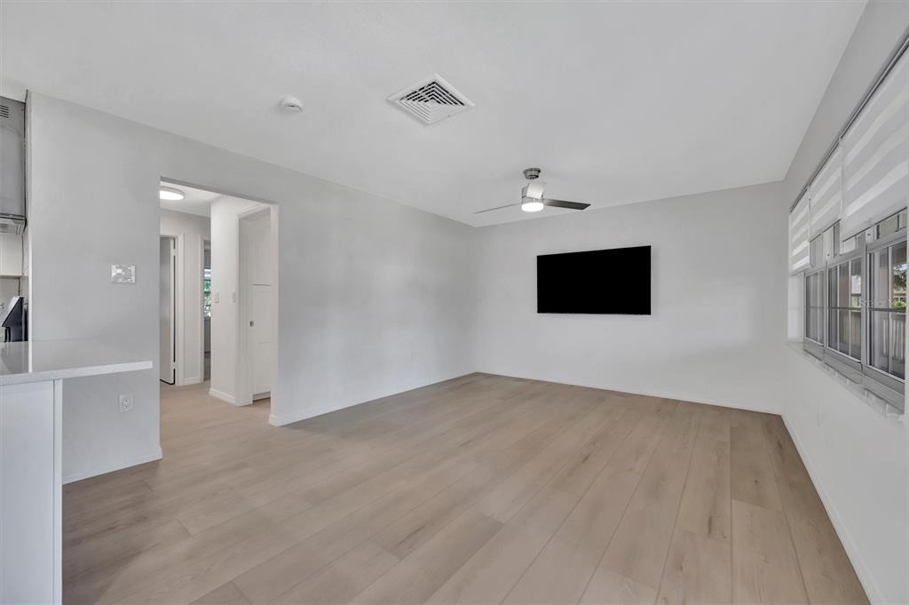 650 Pinellas Point Drive S - Photo 4