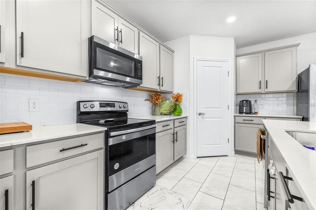 1050 Michelangelo Lane - Photo 9