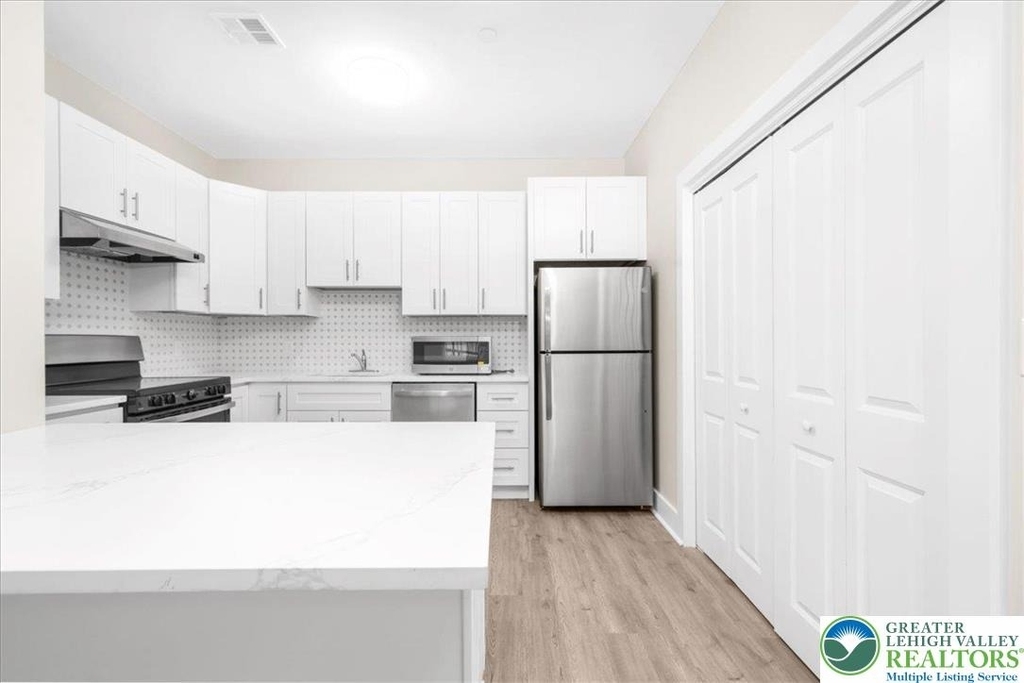 410 William Street - Photo 8