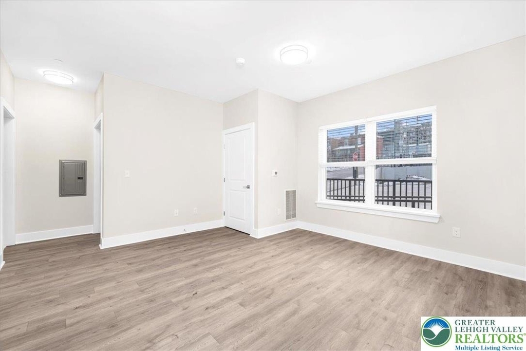 410 William Street - Photo 12