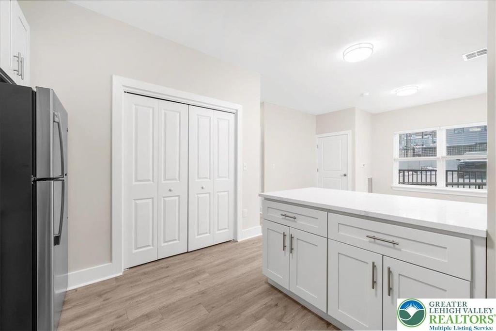 410 William Street - Photo 15