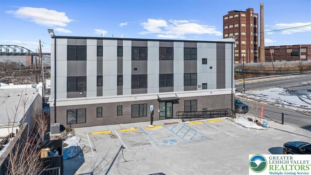 410 William Street - Photo 0