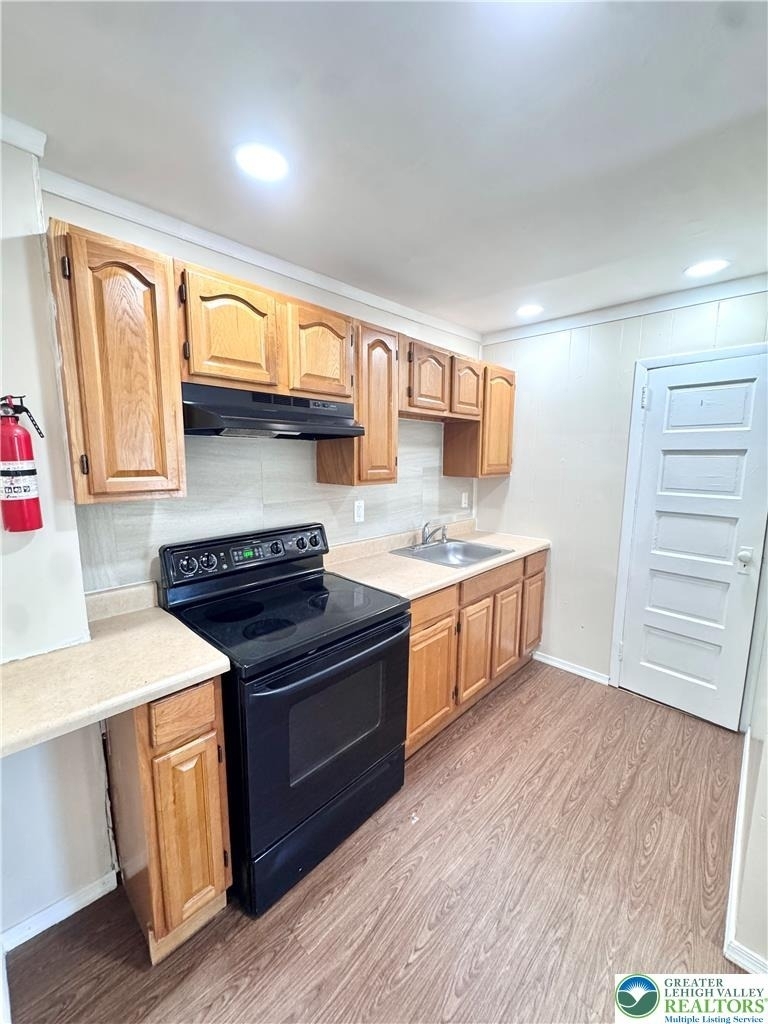 1348 E 6th - Photo 3