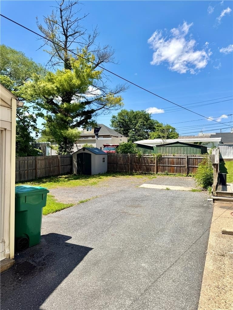 229 E Union Boulevard - Photo 2