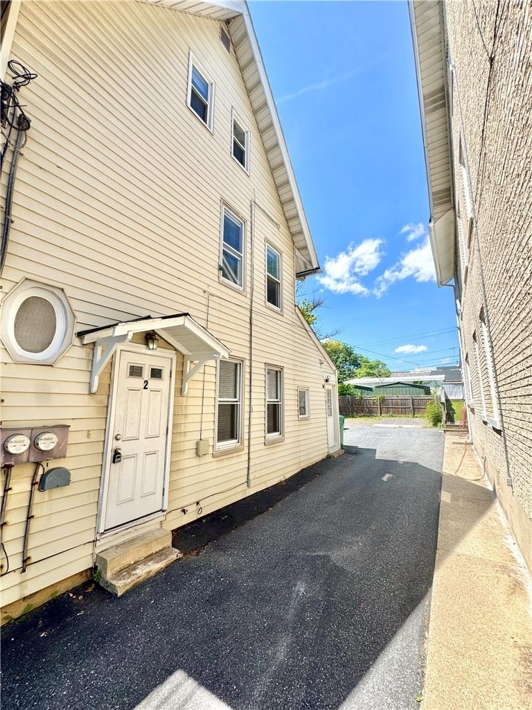 229 E Union Boulevard - Photo 1