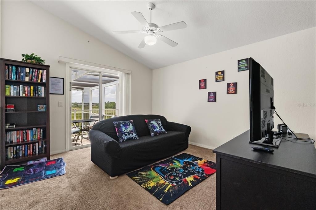 526 Windsor Place - Photo 20