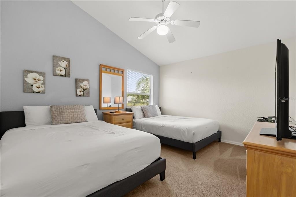 526 Windsor Place - Photo 16