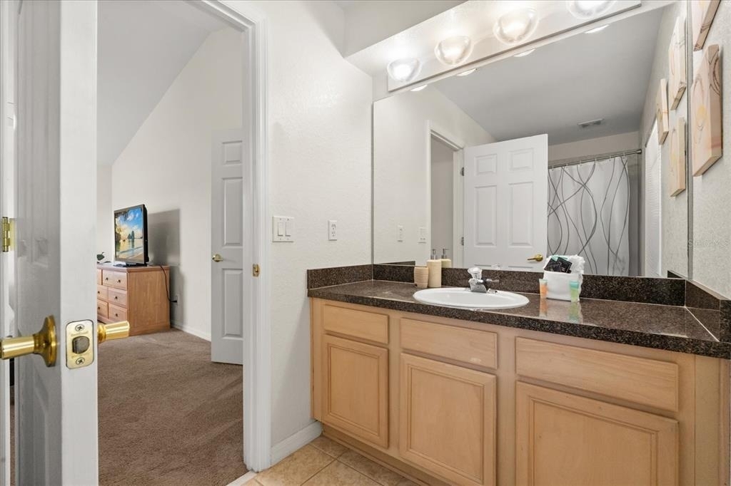526 Windsor Place - Photo 18