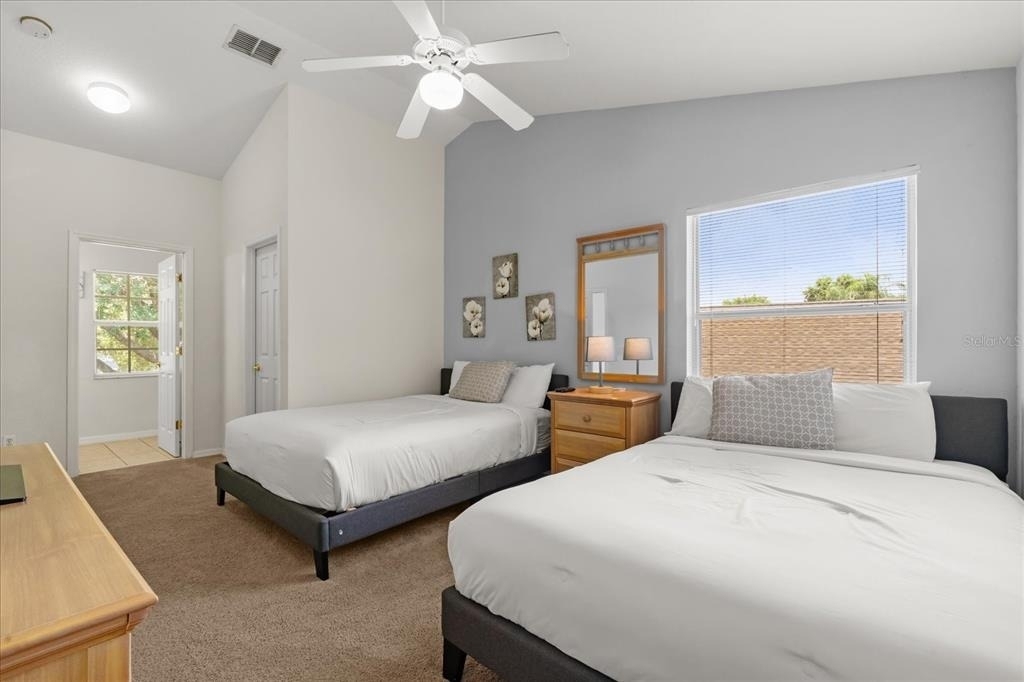526 Windsor Place - Photo 17