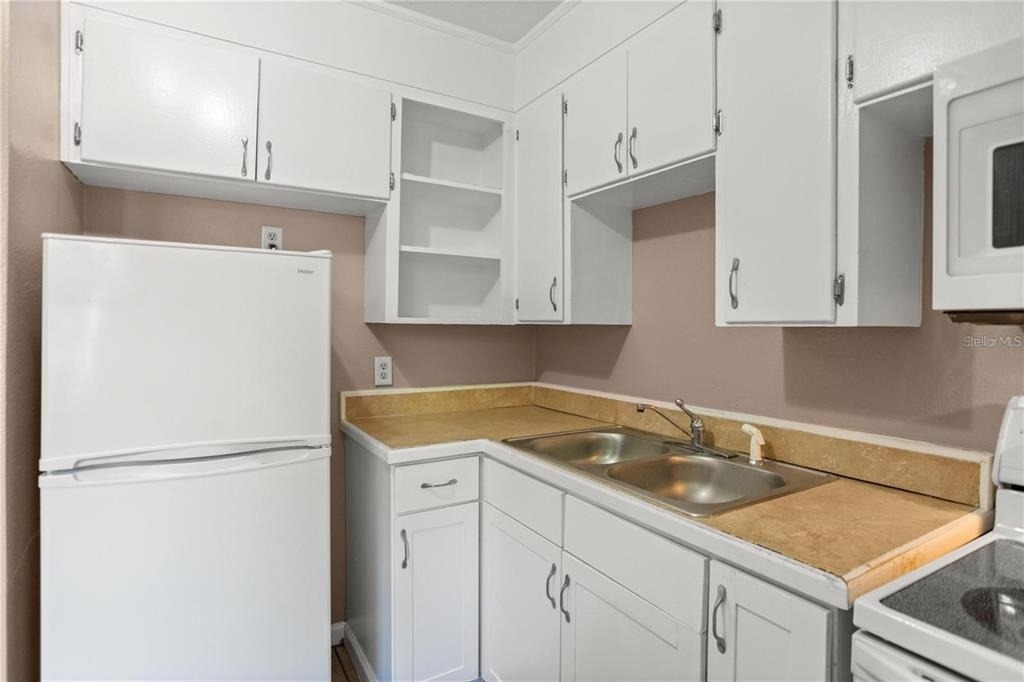 2152 Ne 3rd Street - Photo 4
