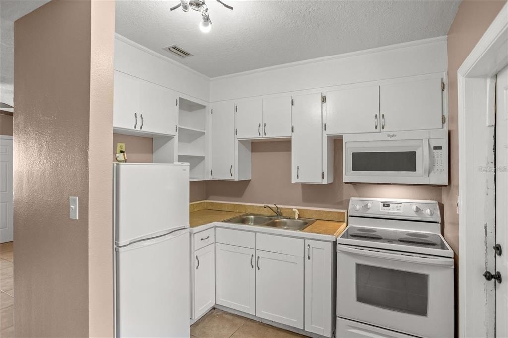 2152 Ne 3rd Street - Photo 3