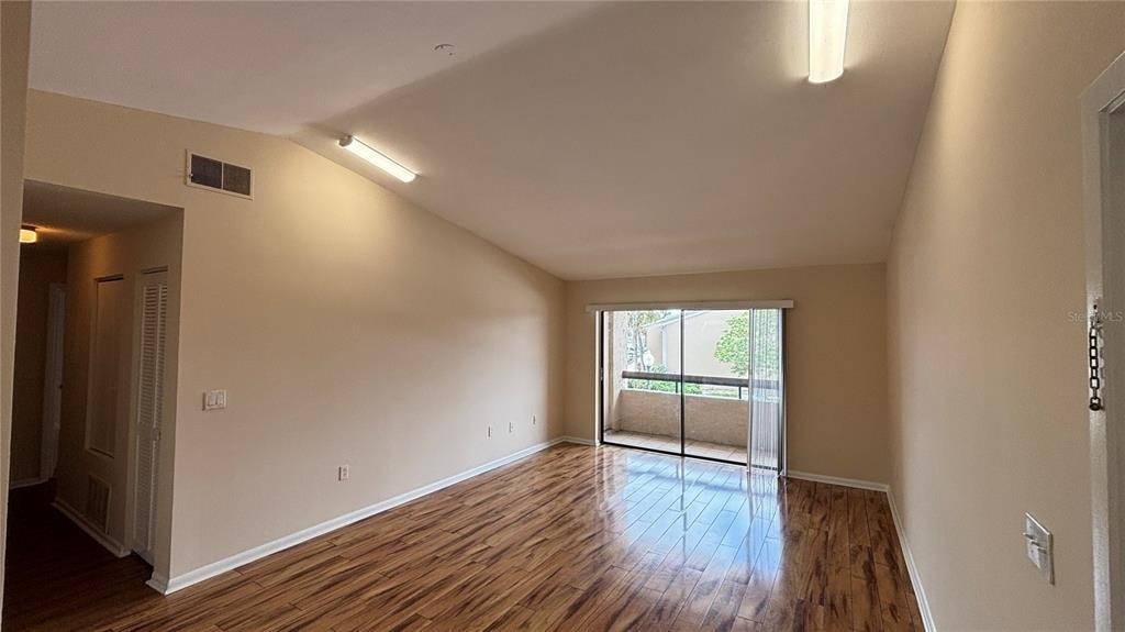 5169 Vineland Road - Photo 11
