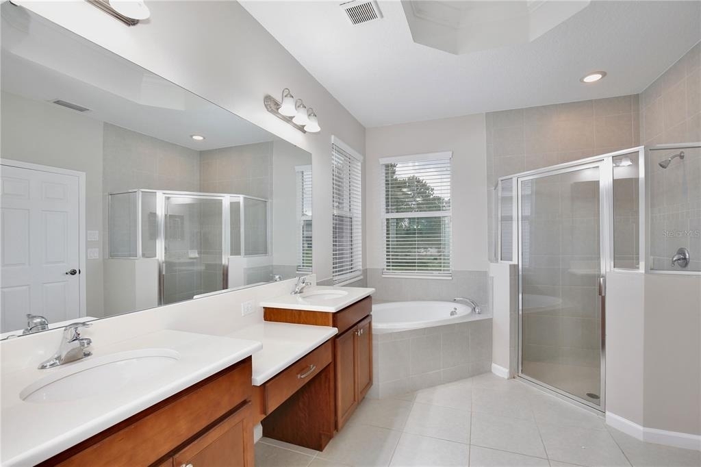 16005 Champlain Street - Photo 12