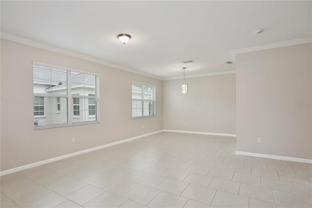 16005 Champlain Street - Photo 2