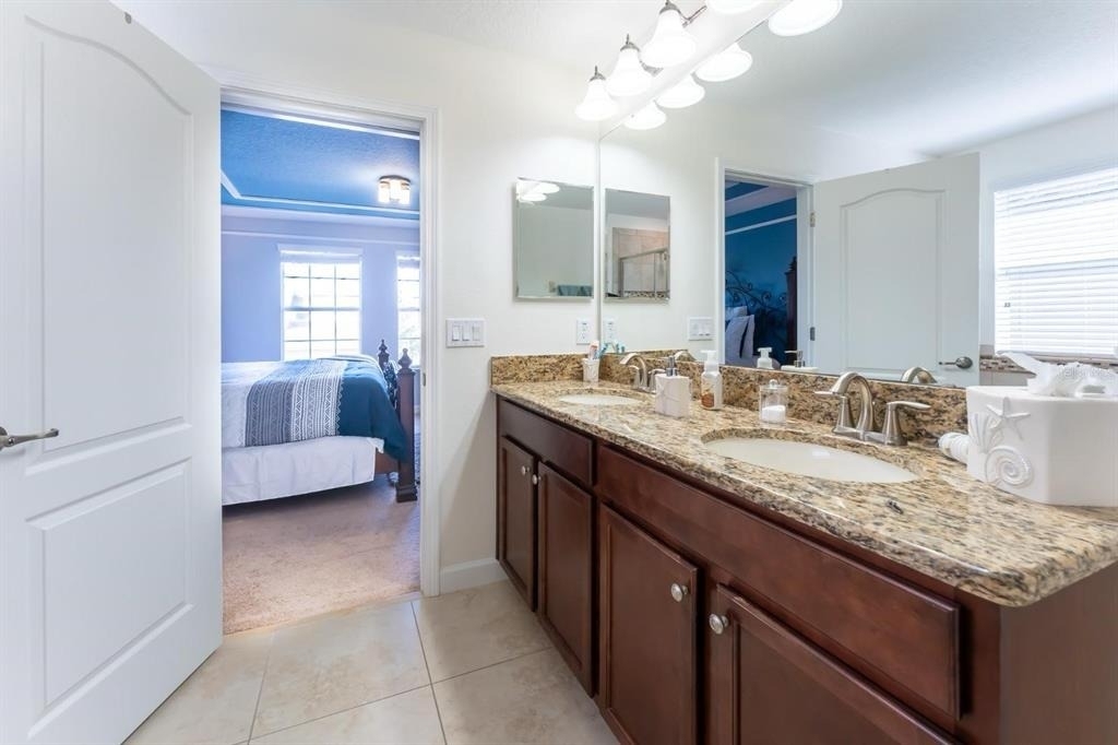 5917 Grassy Point Road - Photo 9