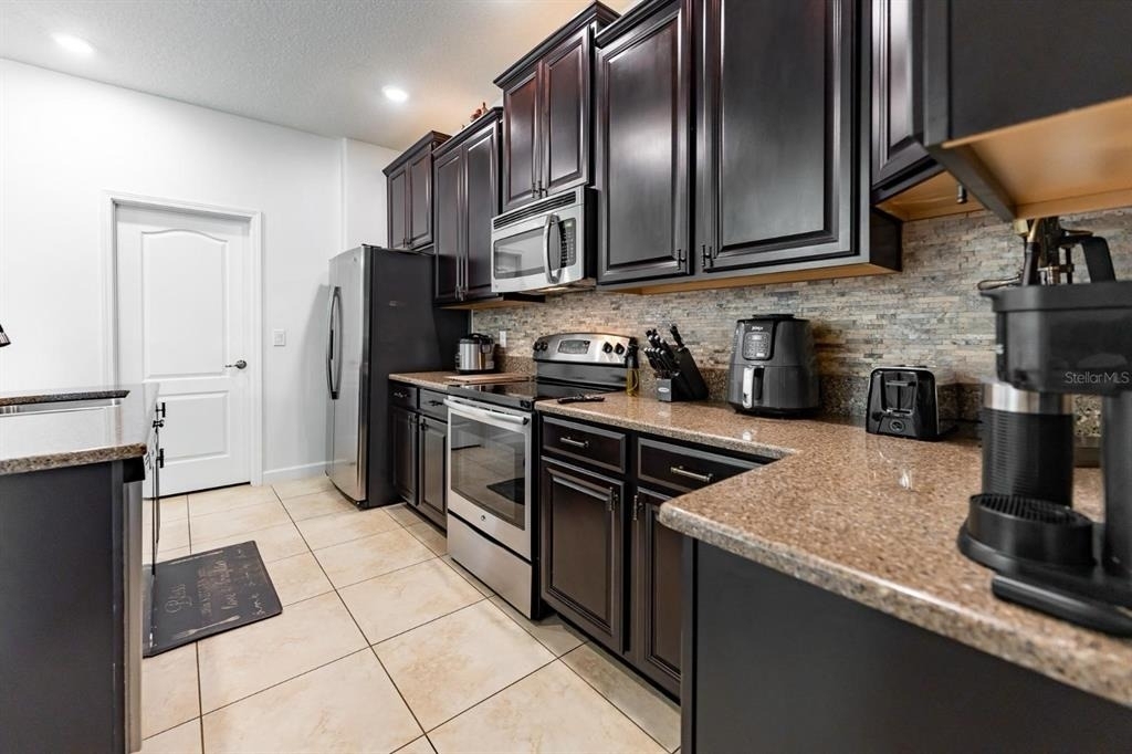 5917 Grassy Point Road - Photo 4