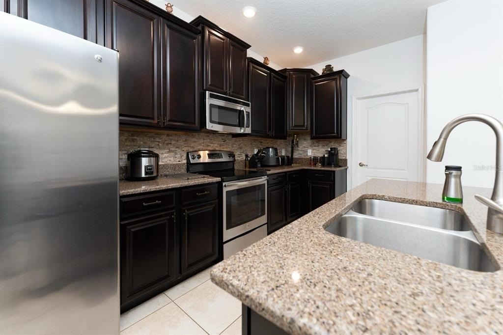 5917 Grassy Point Road - Photo 3