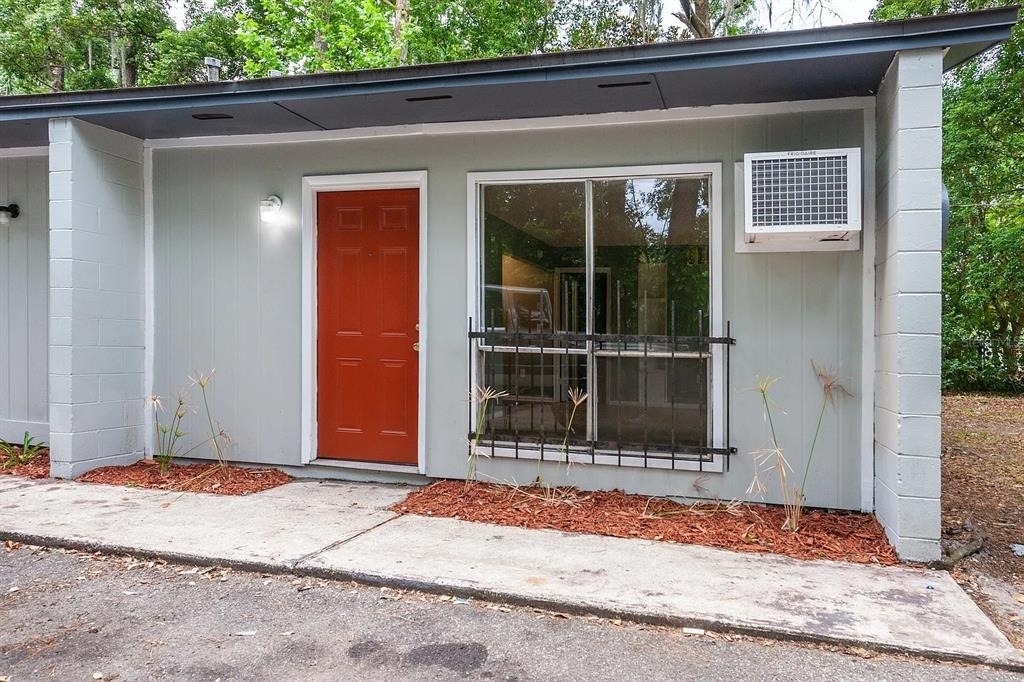 409 Ne 11th Street - Photo 1