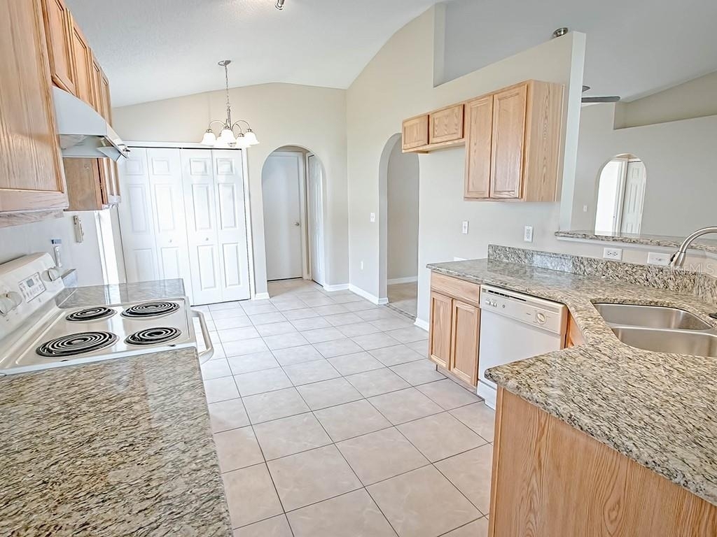 2139 Sandridge Circle - Photo 9