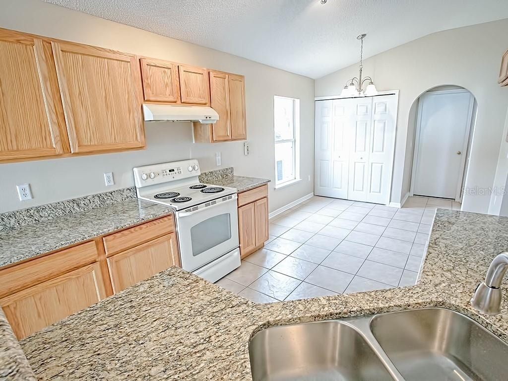 2139 Sandridge Circle - Photo 8