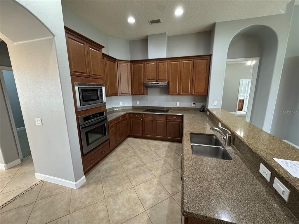 142 Harrington Court - Photo 13