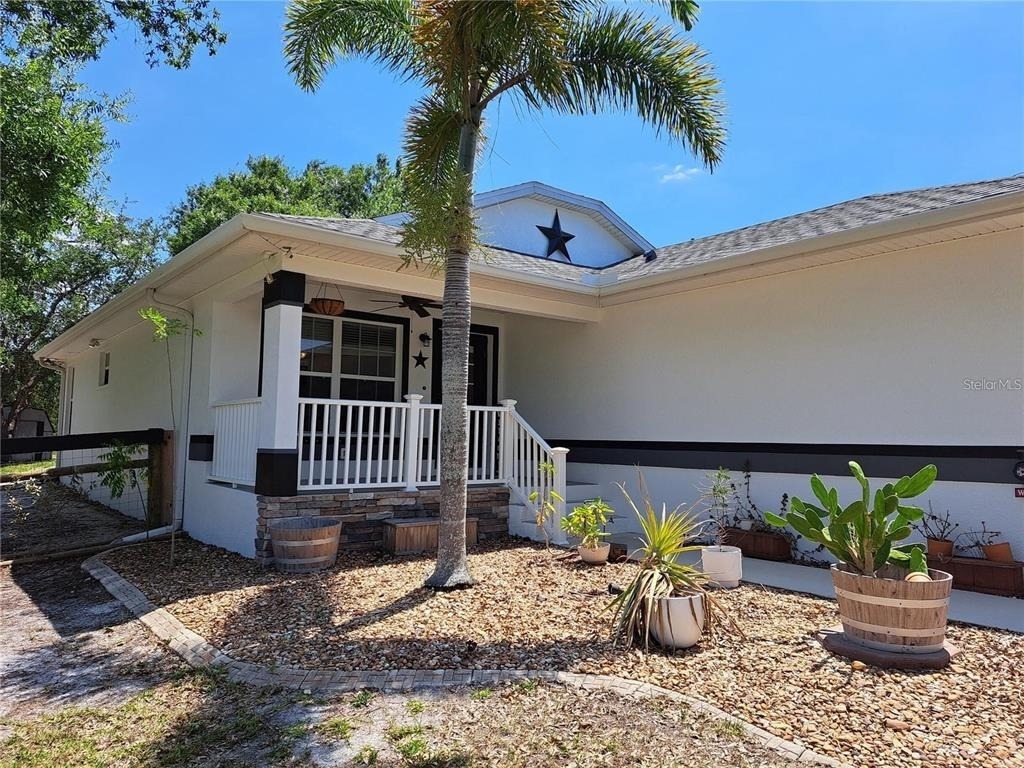 3819 Rosemary Drive - Photo 2