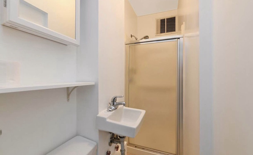 West 47th Street - Photo 3