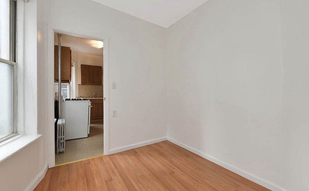 West 47th Street - Photo 4