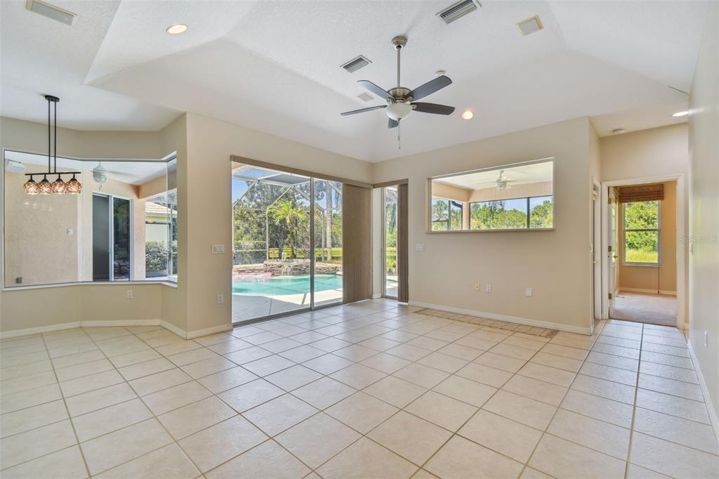 6815 Honeysuckle Trail - Photo 10
