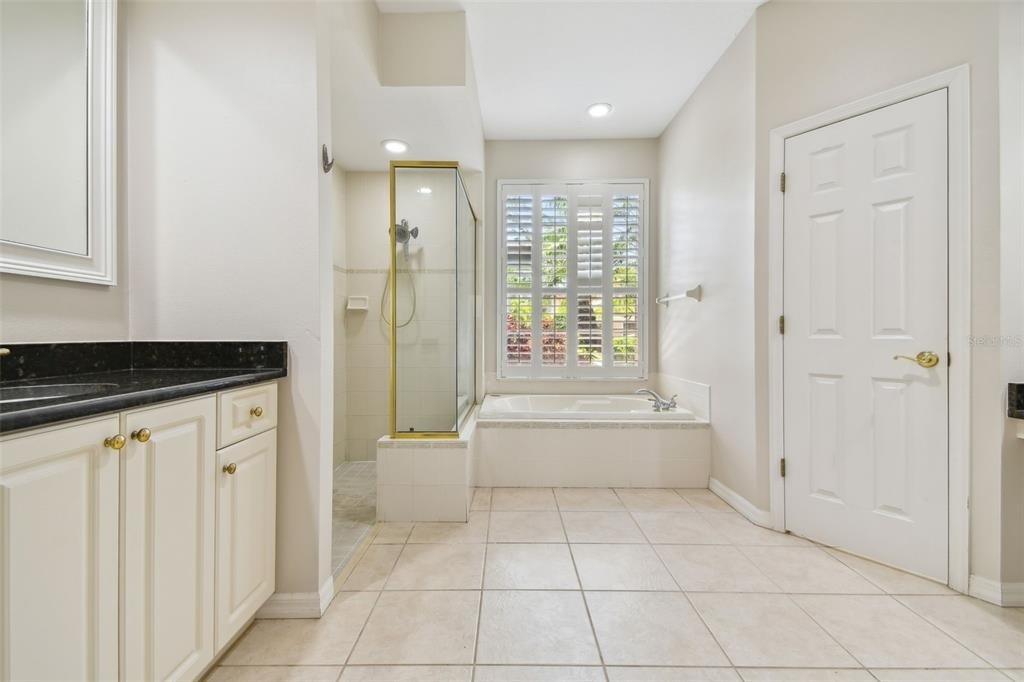 6815 Honeysuckle Trail - Photo 18