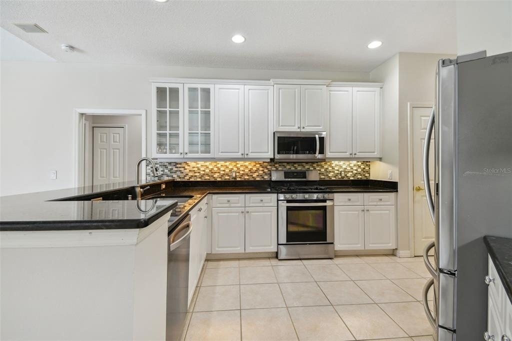 6815 Honeysuckle Trail - Photo 4