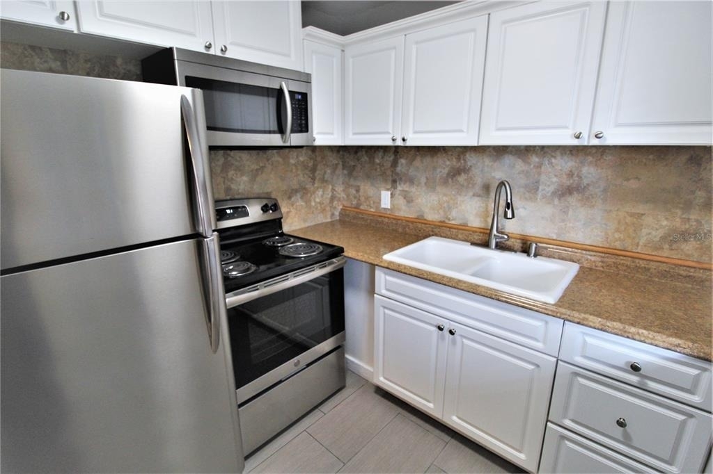 3001 Bee Ridge Road - Photo 1
