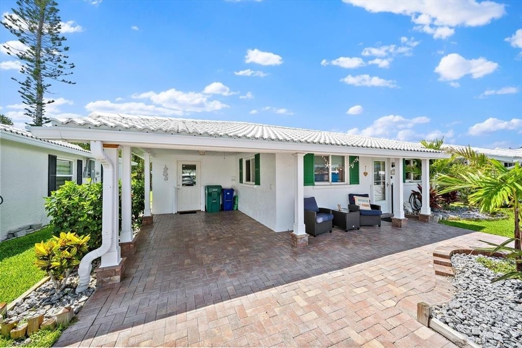 820 Spanish Drive S - Photo 0