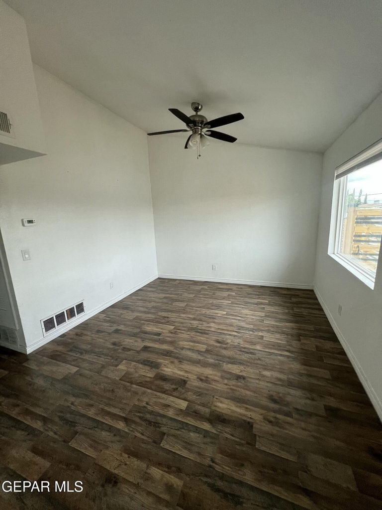 8609 Mercury Street - Photo 17