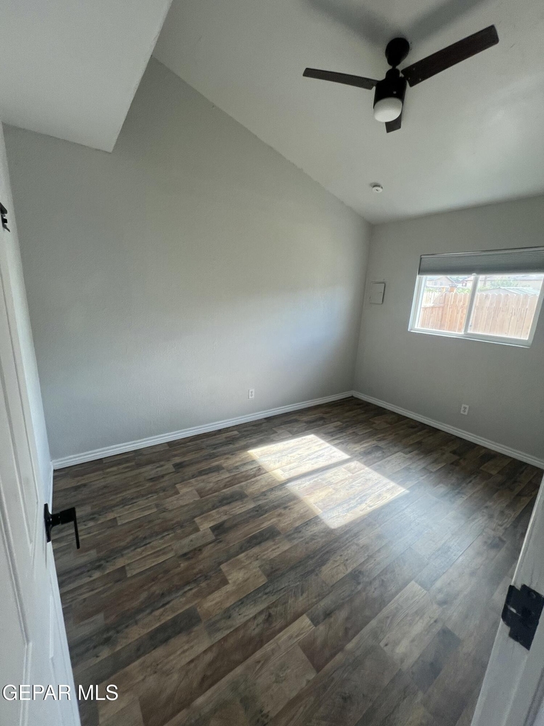 8609 Mercury Street - Photo 16