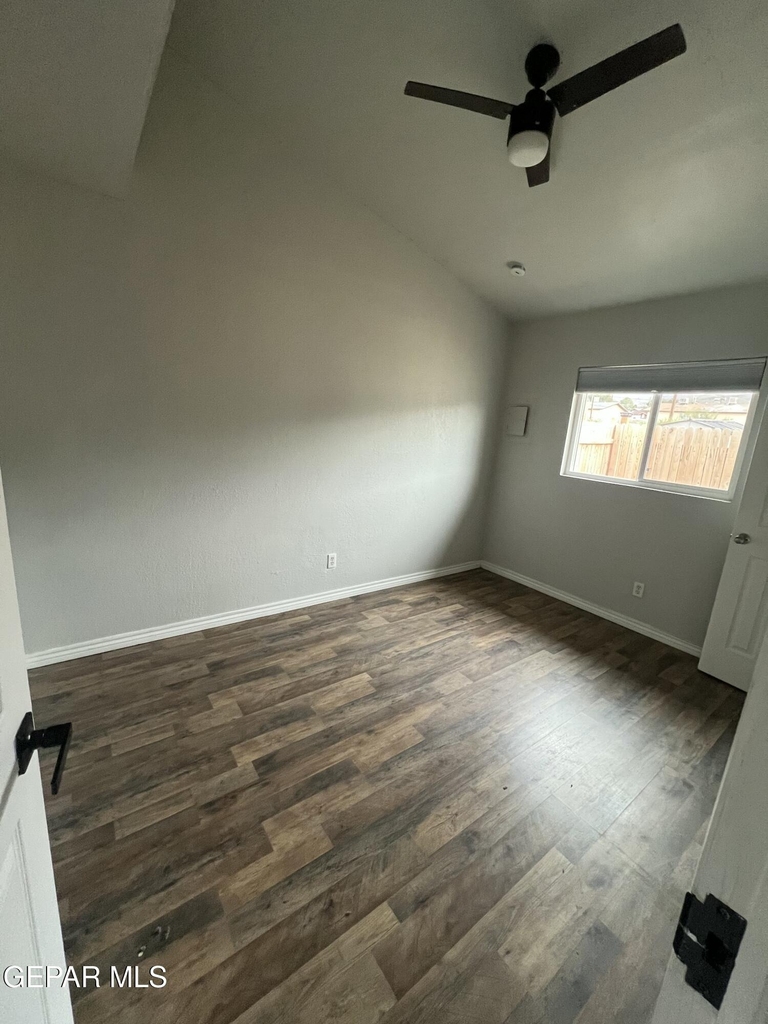 8609 Mercury Street - Photo 27