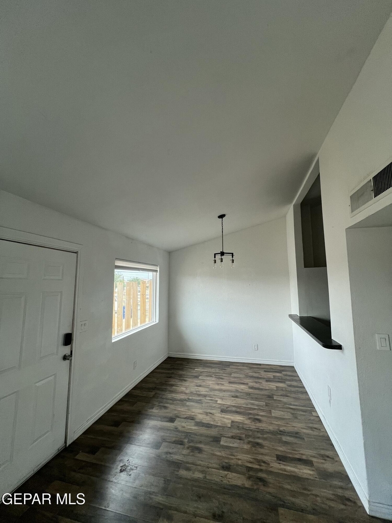8609 Mercury Street - Photo 1