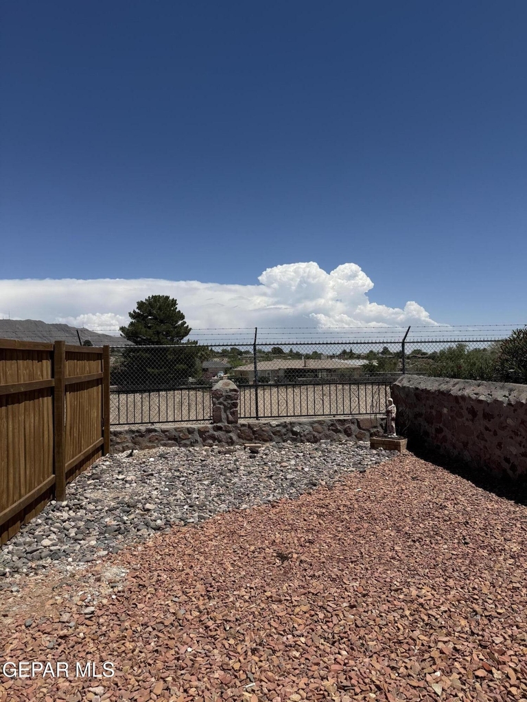 408 San Blas Drive - Photo 15