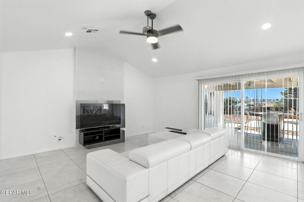 408 San Blas Drive - Photo 4
