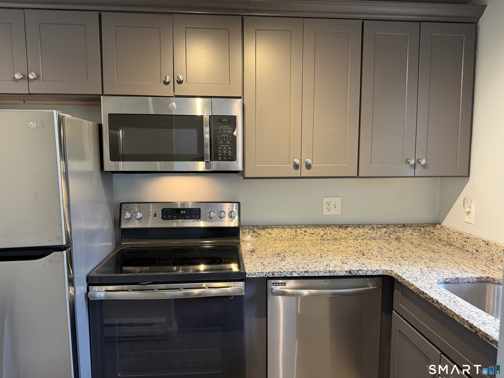 8 Oakwood Avenue - Photo 7