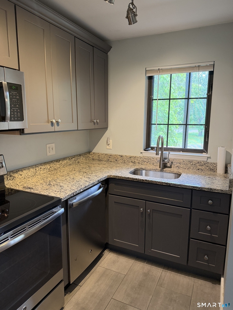 8 Oakwood Avenue - Photo 9