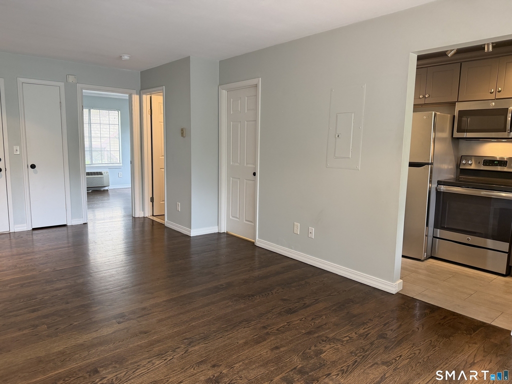 8 Oakwood Avenue - Photo 6