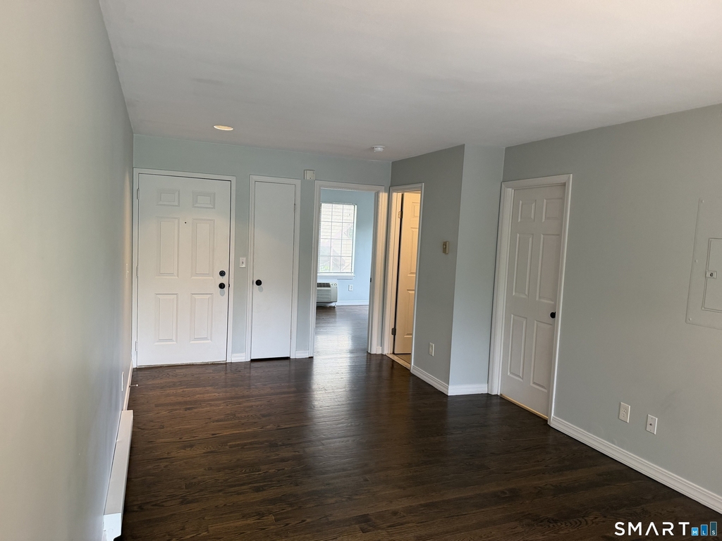 8 Oakwood Avenue - Photo 3