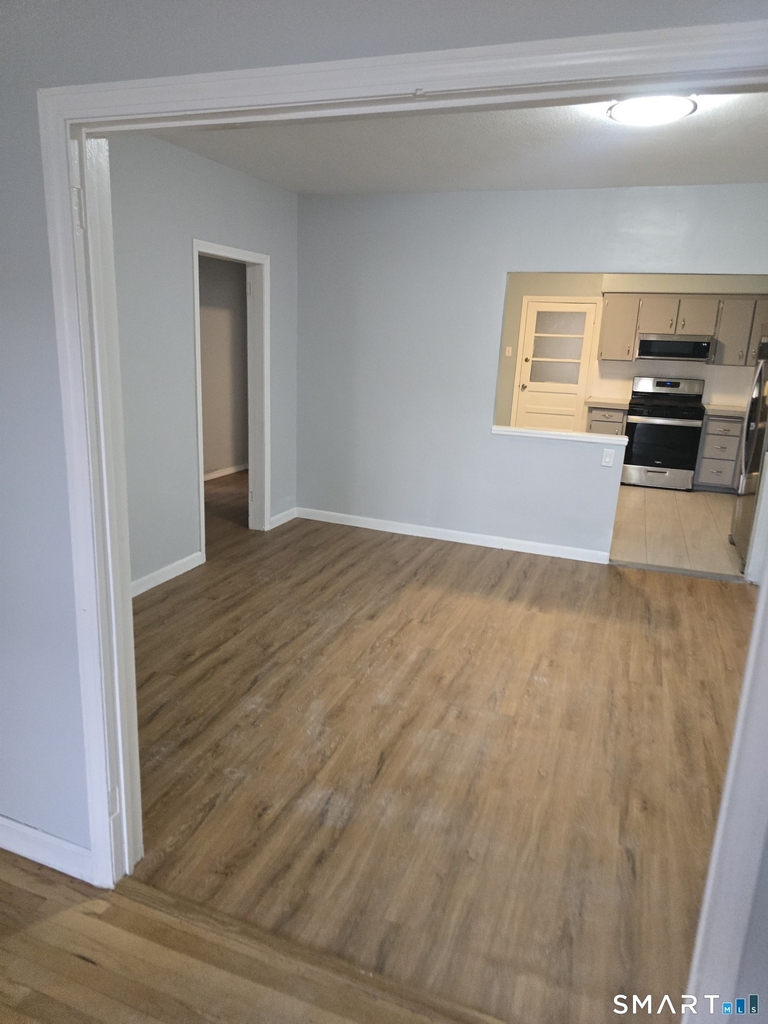 25 Curtin Avenue - Photo 2